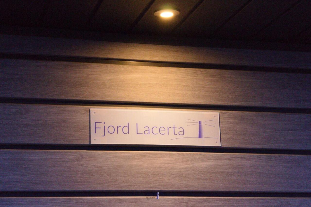 Hausboot Fjord Lacerta Mit Dachterrasse In Wendtorf Zewnętrze zdjęcie