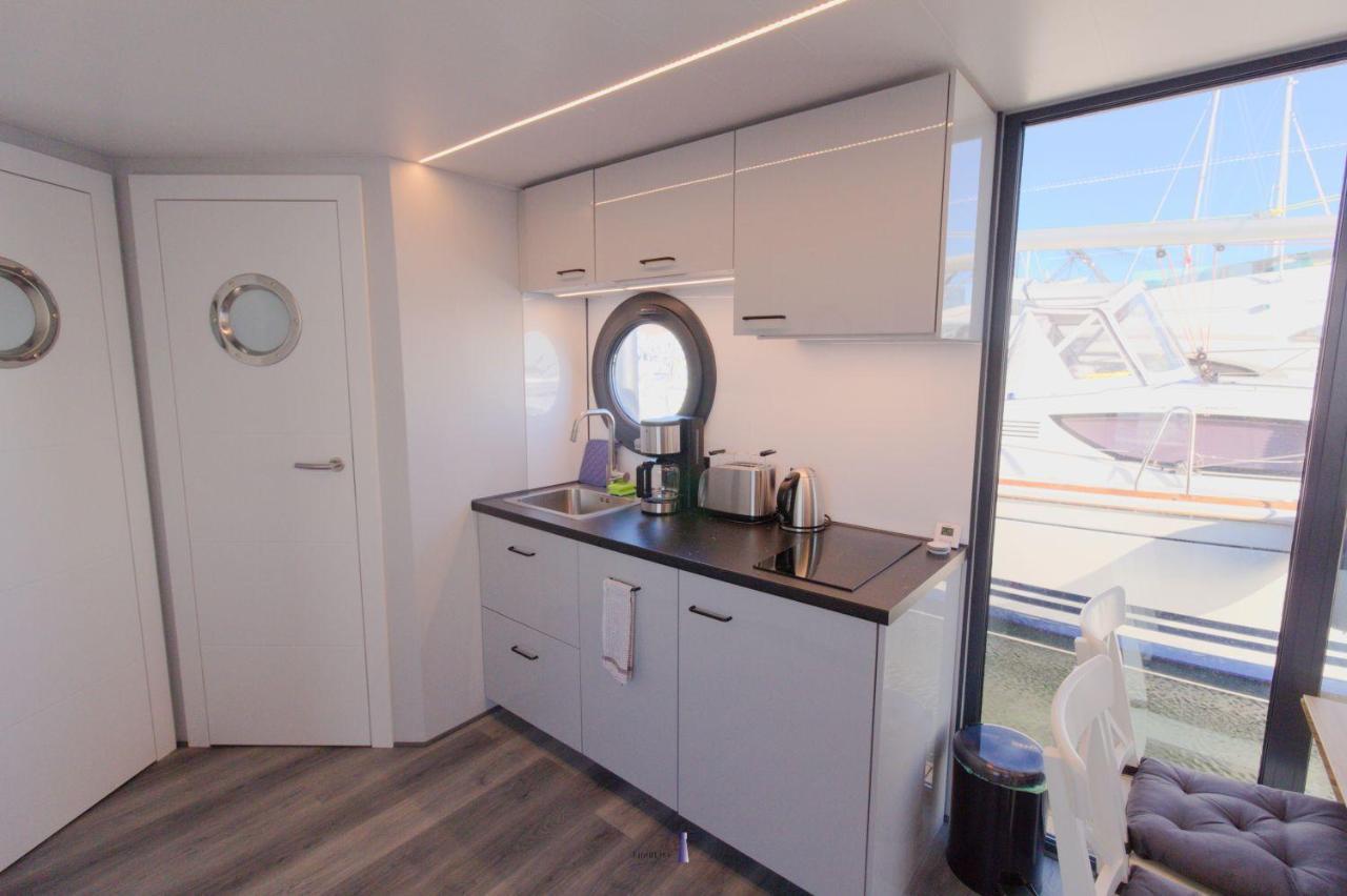 Hausboot Fjord Lacerta Mit Dachterrasse In Wendtorf Zewnętrze zdjęcie