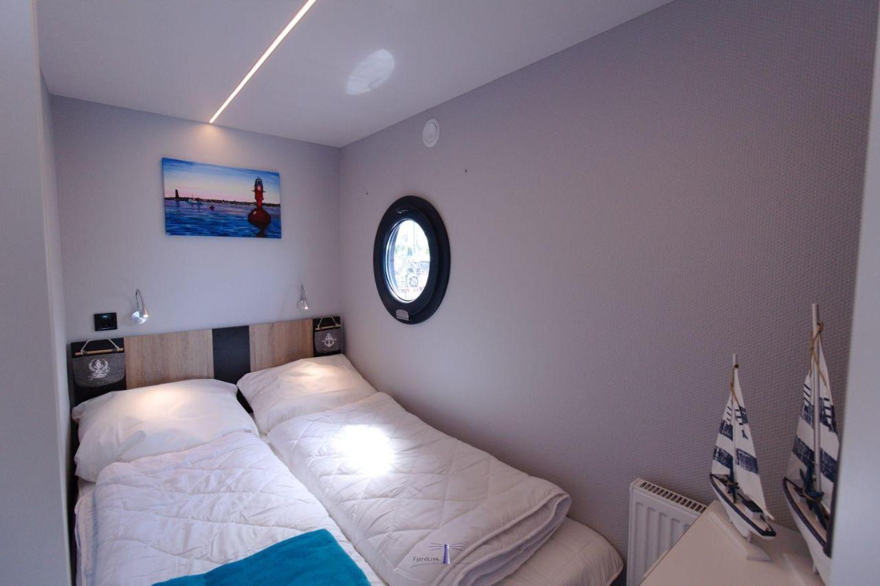Hausboot Fjord Lacerta Mit Dachterrasse In Wendtorf Zewnętrze zdjęcie