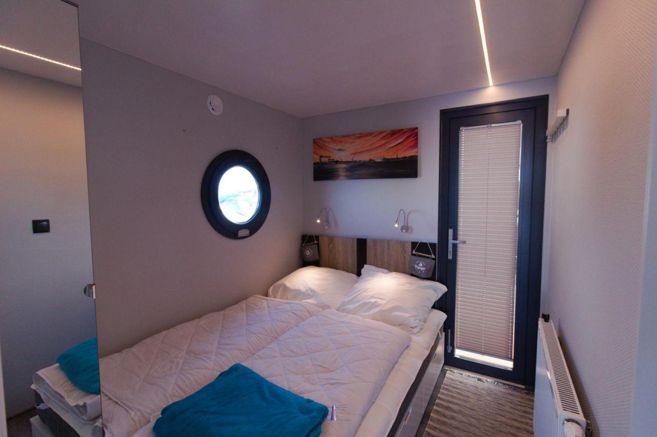 Hausboot Fjord Lacerta Mit Dachterrasse In Wendtorf Zewnętrze zdjęcie